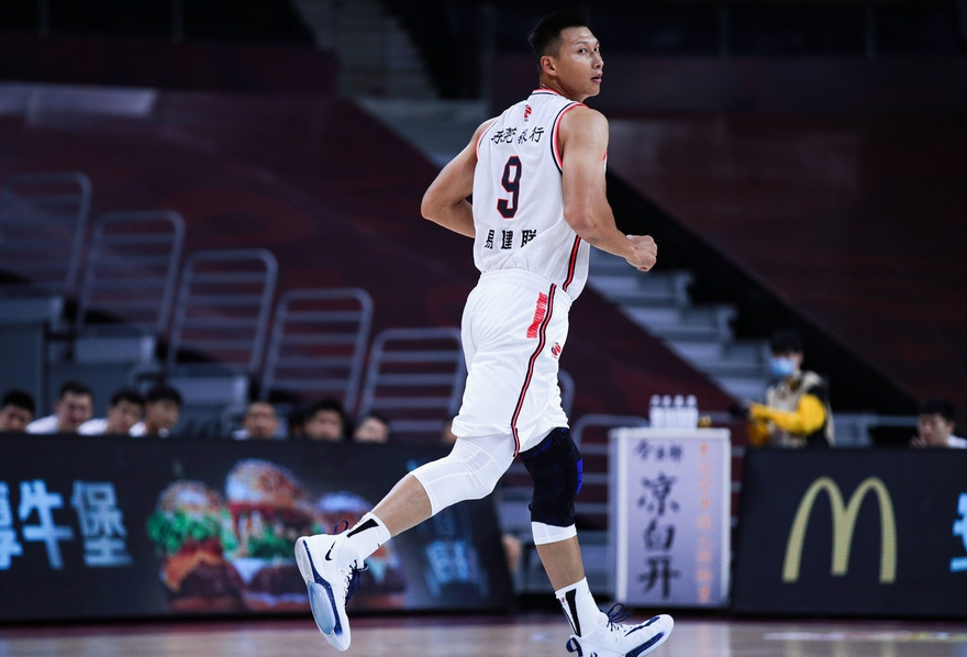 开云体育在线-里程碑夜！金州勇士远射贴柱，CBA季后赛加时末段刷纪录，赛场秩序良好，数据趋势出现新变化的简单介绍